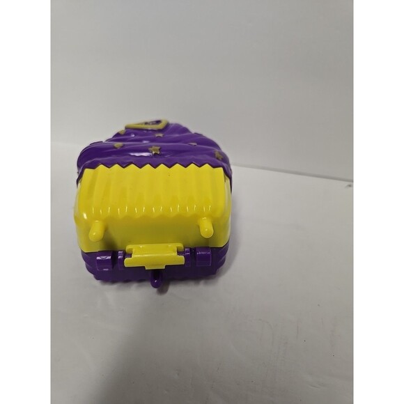 Polly Pocket Sweet Treat Cupcake Cafe Compact - Picture 9 of 9